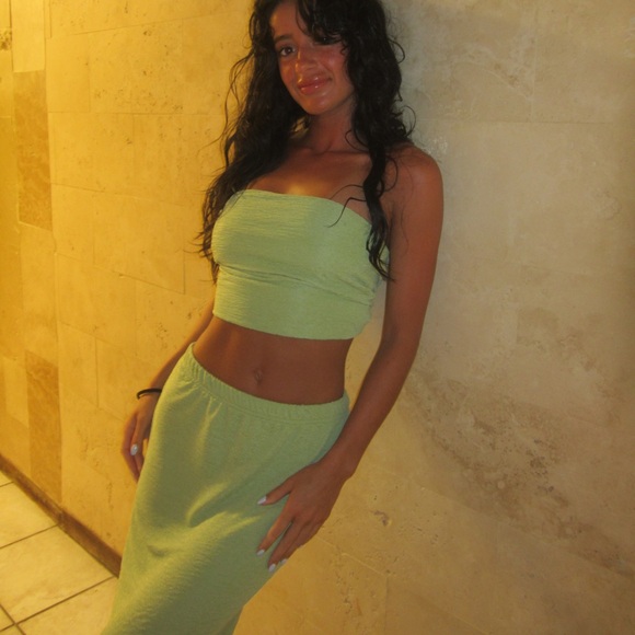 Green Tube Top and Skirt Set - Picture 3 of 4